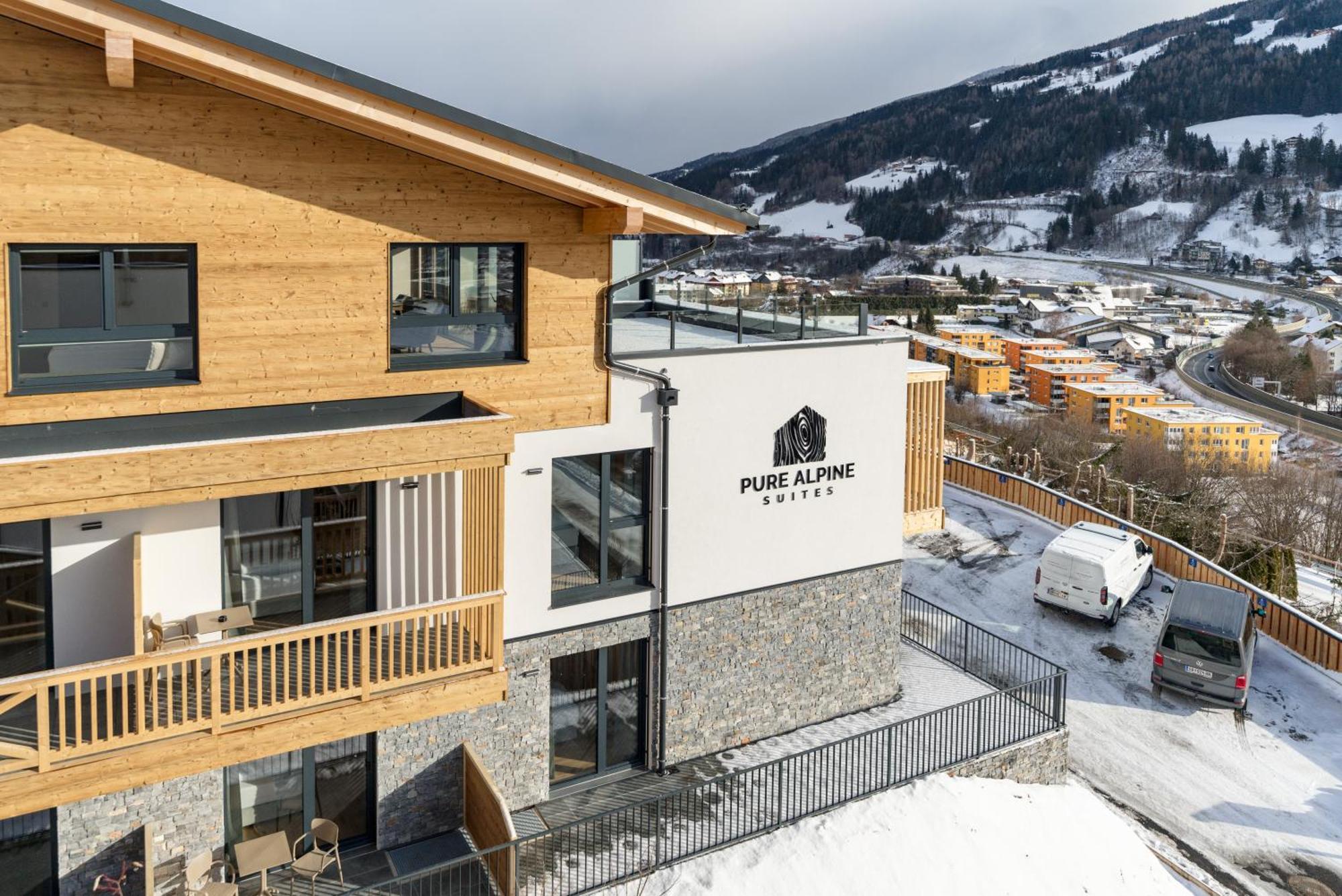 Pure Alpine Suites 斯拉德明 外观 照片