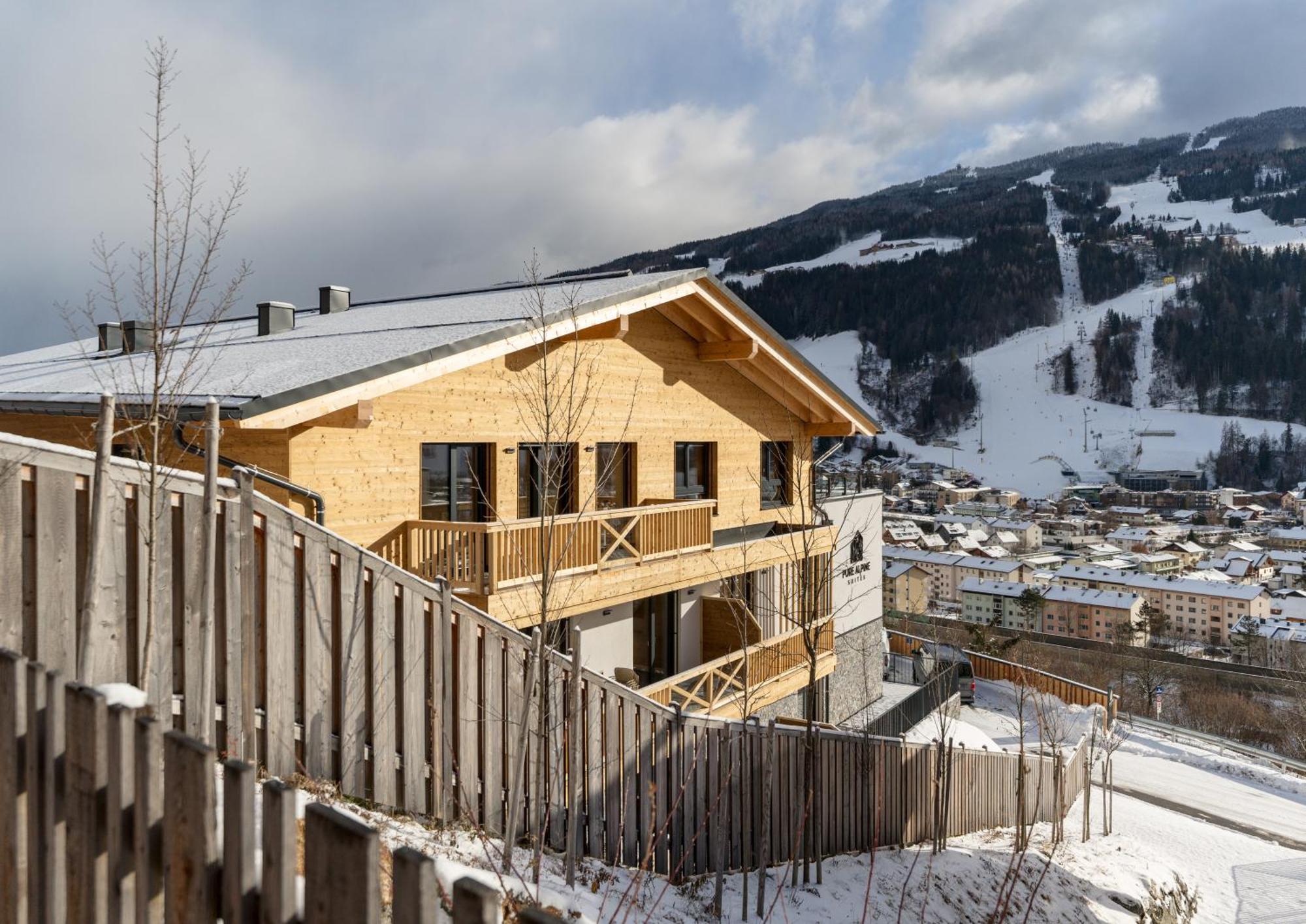 Pure Alpine Suites 斯拉德明 外观 照片