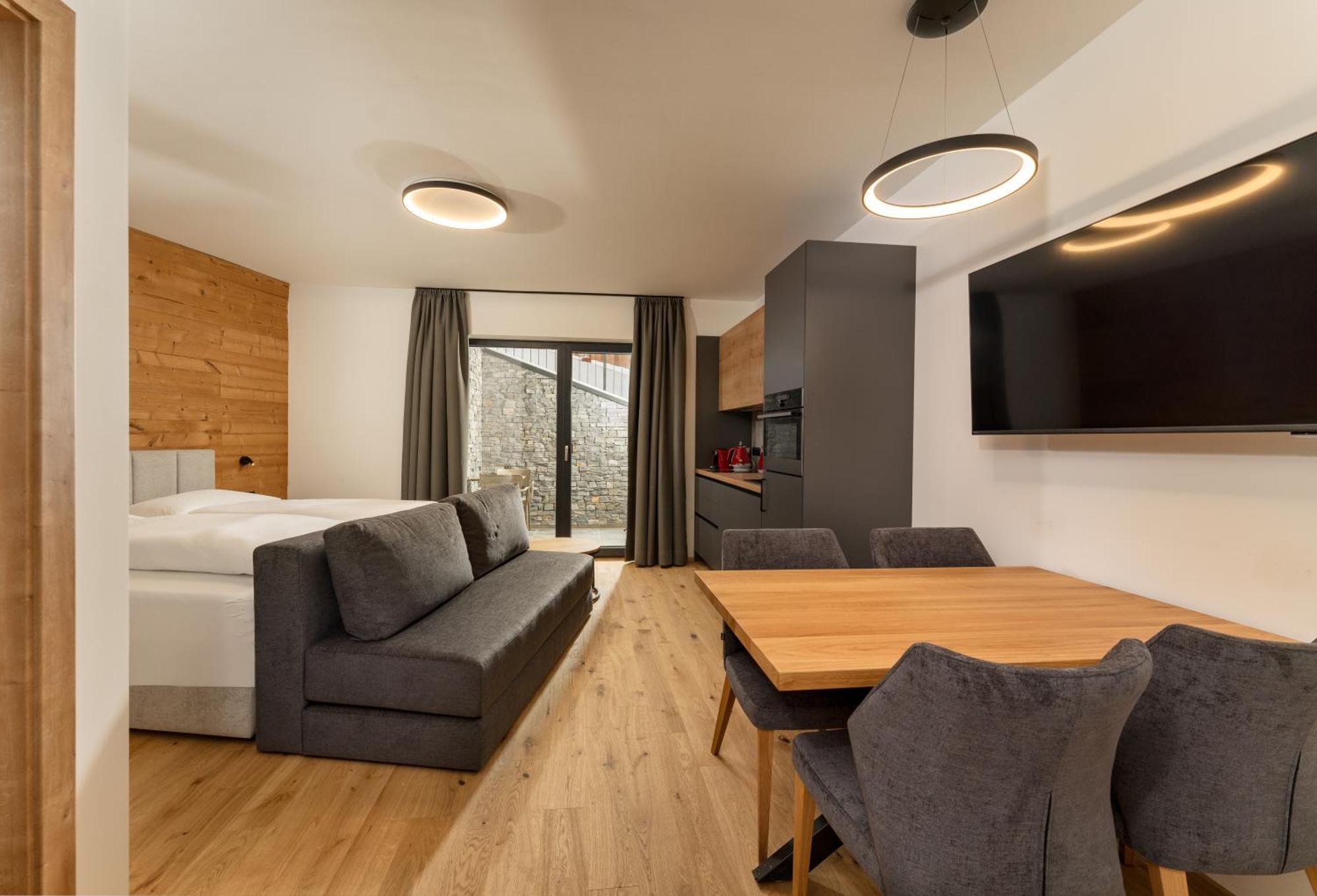Pure Alpine Suites 斯拉德明 外观 照片