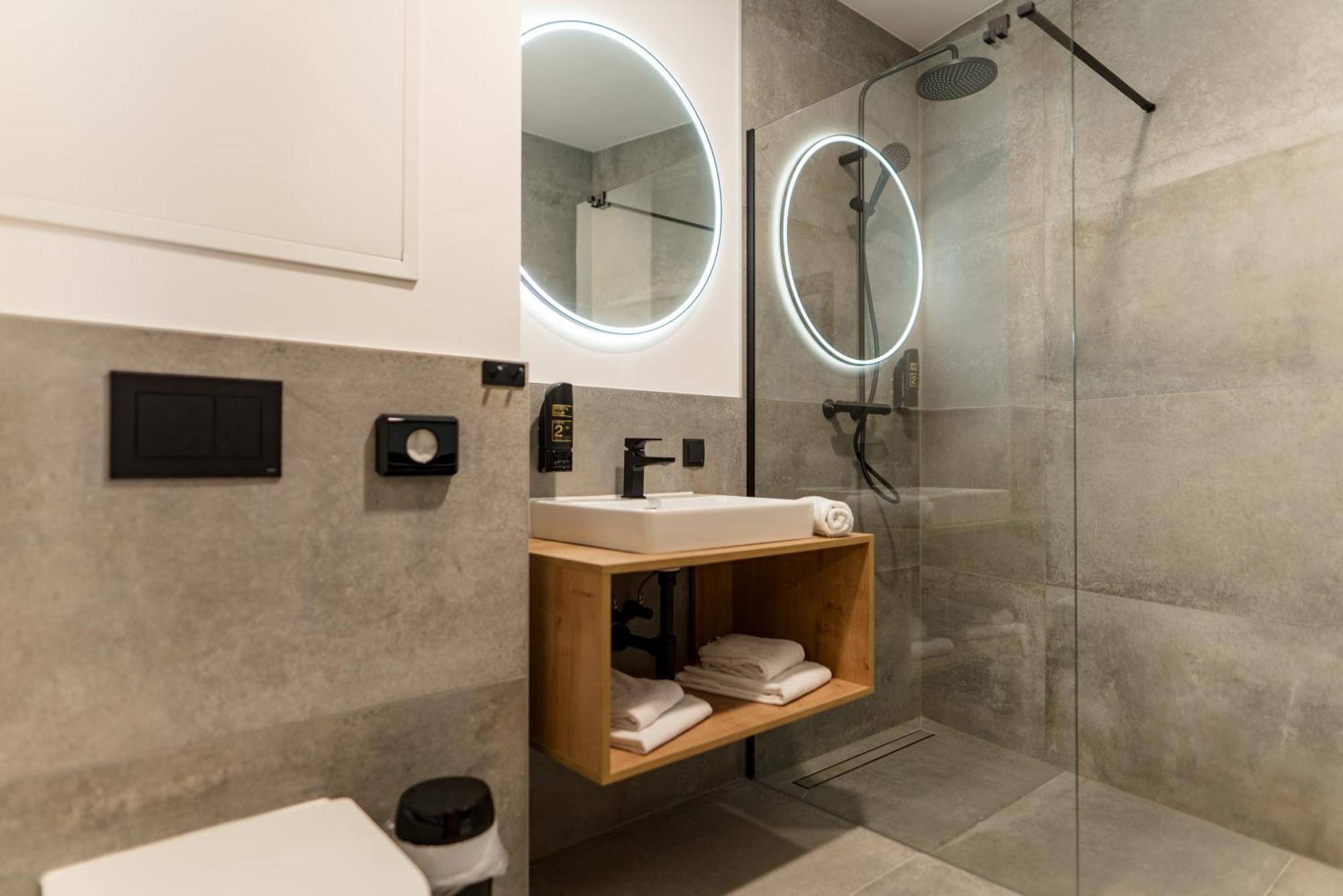 Pure Alpine Suites 斯拉德明 外观 照片