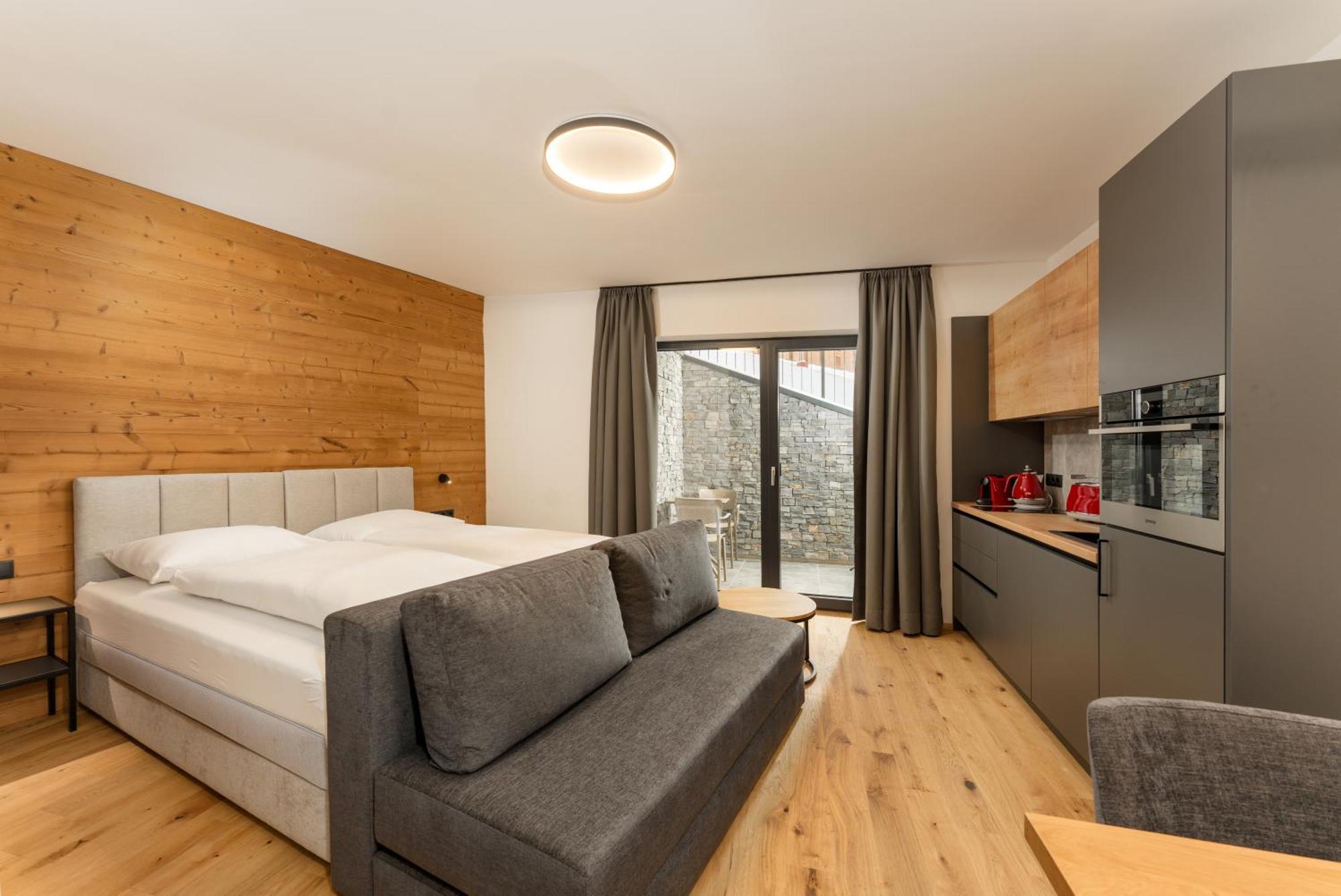 Pure Alpine Suites 斯拉德明 外观 照片