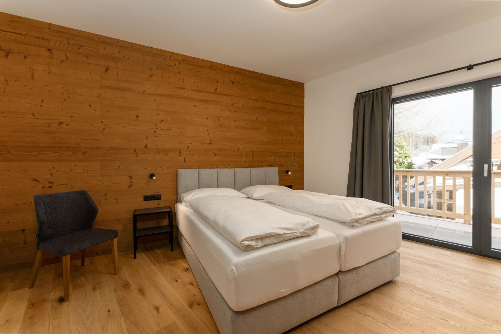 Pure Alpine Suites 斯拉德明 外观 照片