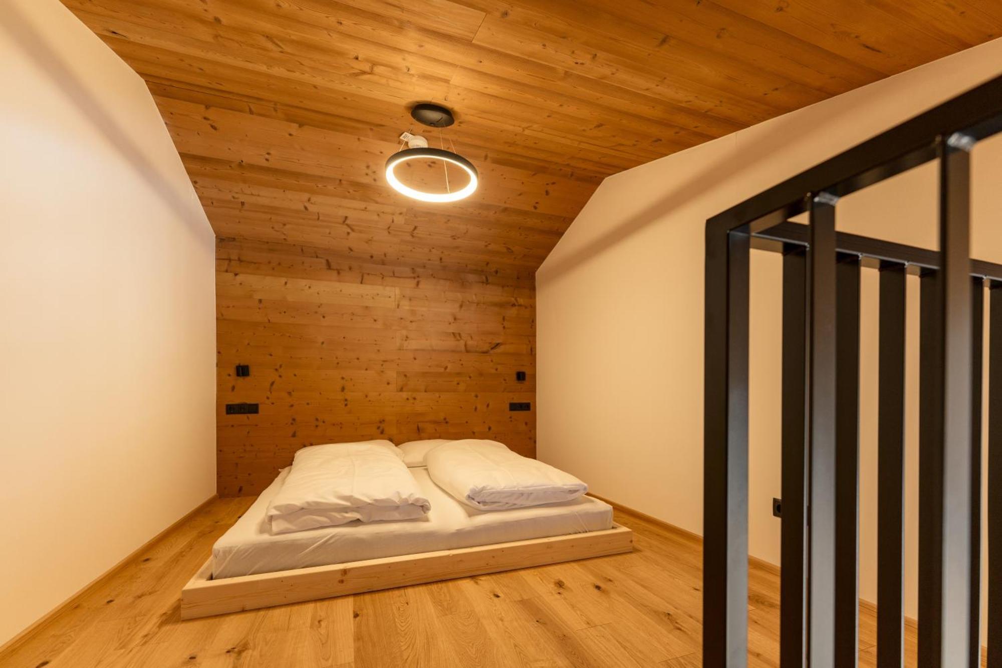 Pure Alpine Suites 斯拉德明 外观 照片