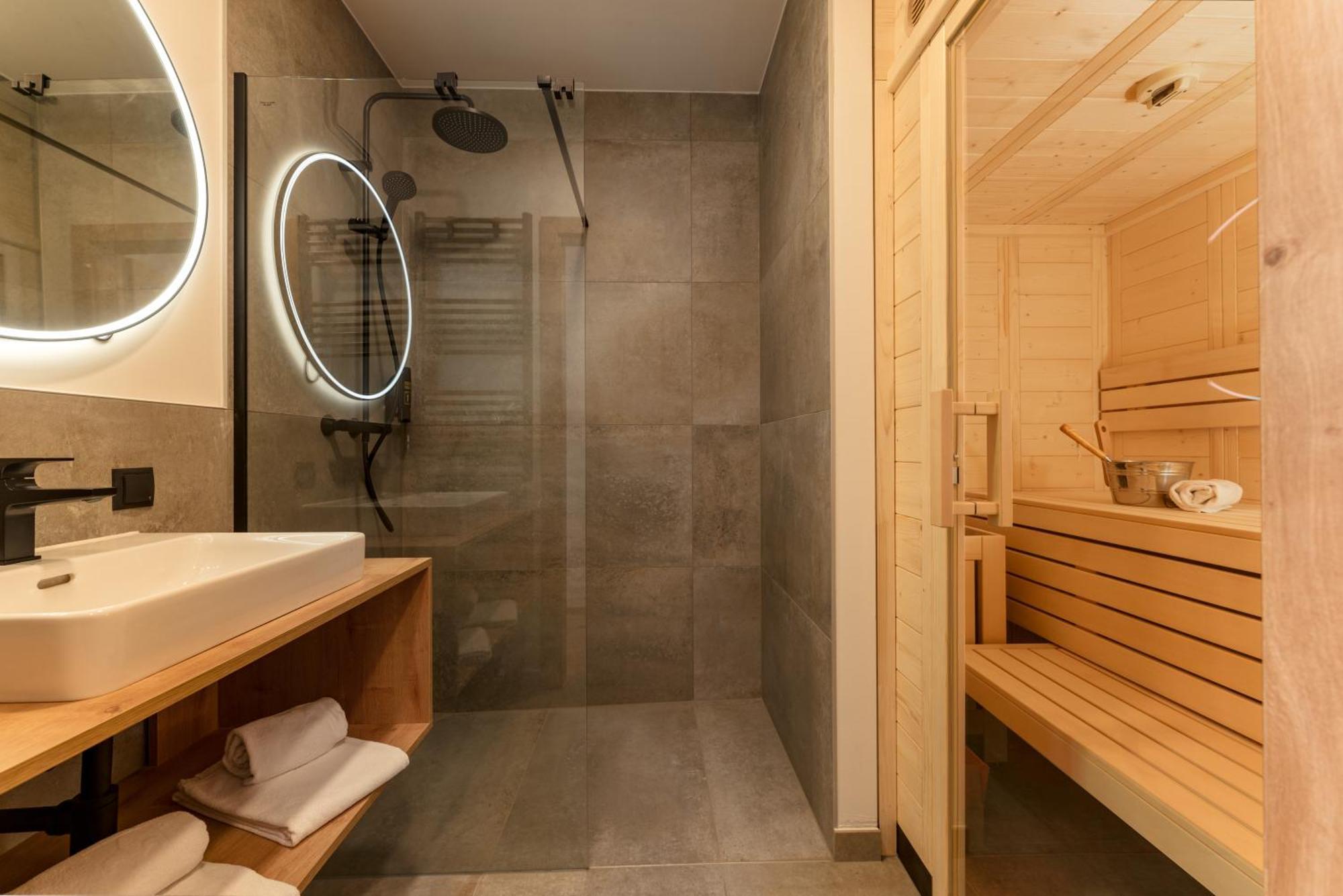 Pure Alpine Suites 斯拉德明 外观 照片